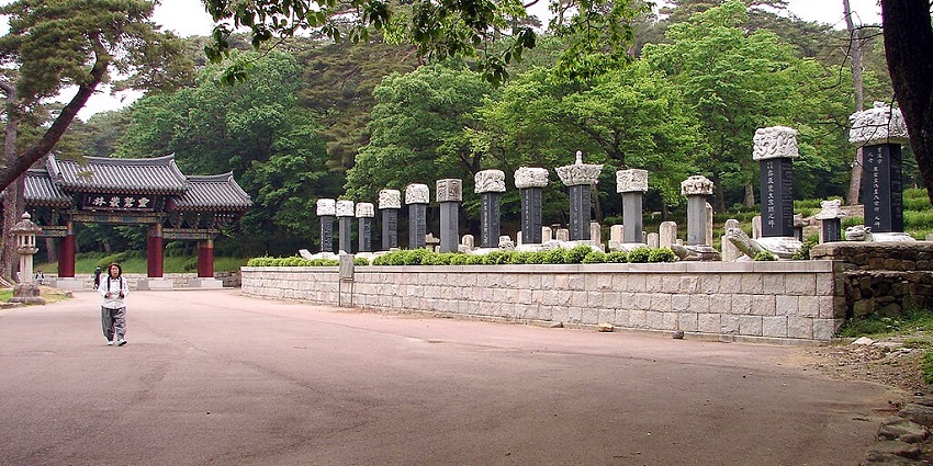 Sacred temple housing Buddha relics, known for its unique architecture and spiritual significance.