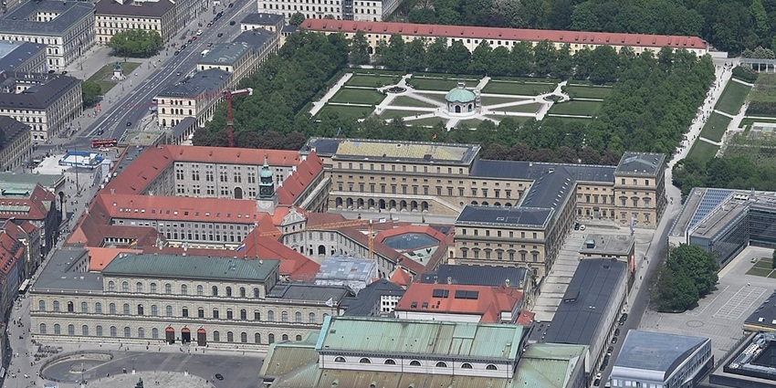 An image showing an aerial view of the Munich Residence, a famous place in Munich