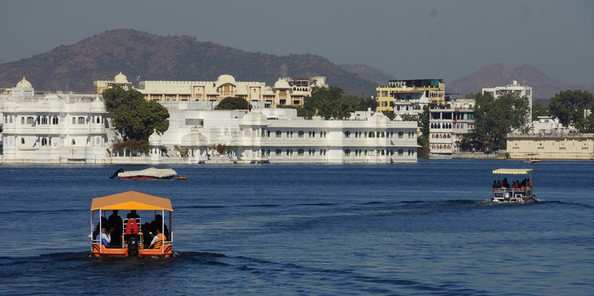An image of City Palace in Udaipur, showing its beautiful architecture and detailed design.