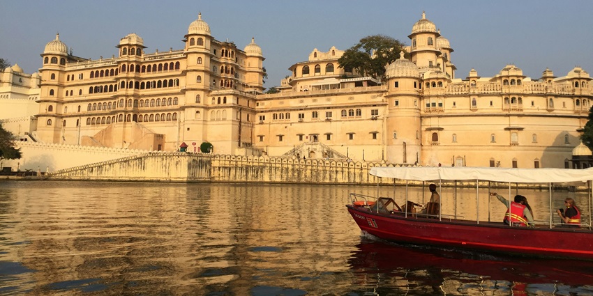 An image of the City Palace in Udaipur, one of India’s tourist places to visit as a solo traveller