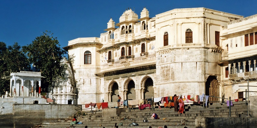 An image of Udaipur on the famous Pichola Lake, which is located in Rajasthan, India.