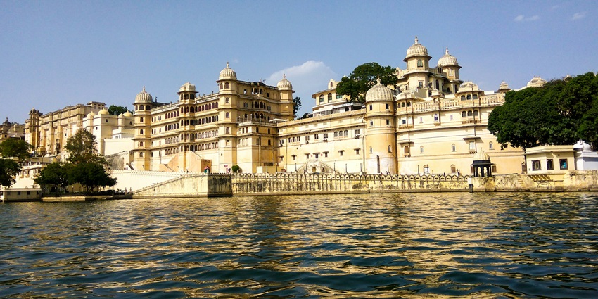 An image of City Palace in Udaipur, showing its beautiful architecture and detailed design.