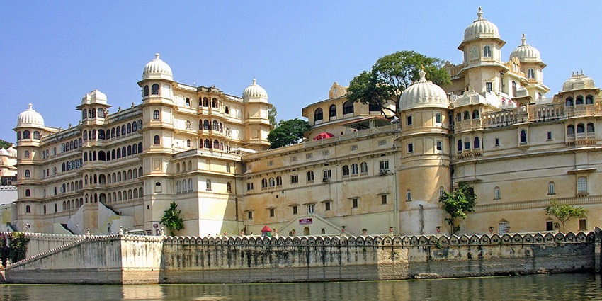An image of City Palace of Udaipur one of the romantic places to visit in January in India