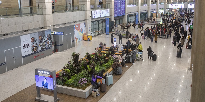 An Image of a small airport catering to the domestic flights, resembling Ulsan airport