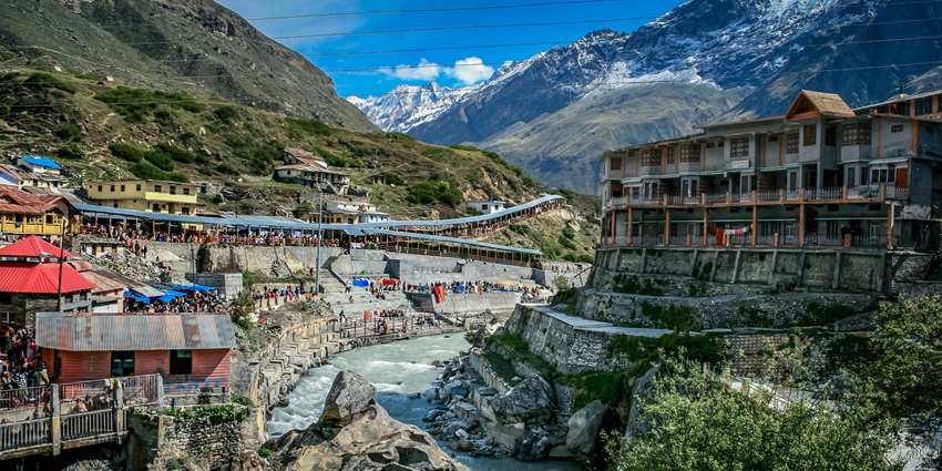 An image of the Holy Ganga in Uttarakhand, one of the best places to visit in September and October