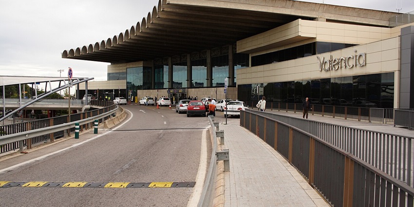 Most compact among Airports in Spain.