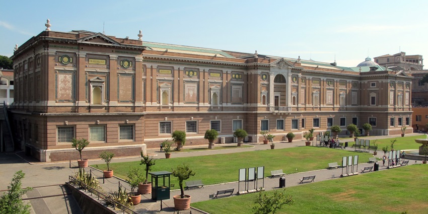 Art gallery housing masterpieces by Raphael, Caravaggio, and Leonardo.