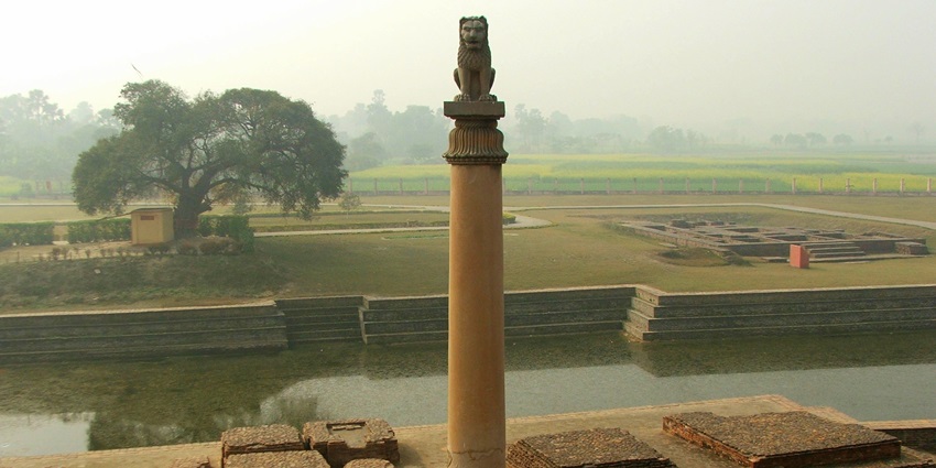 A view of the Ashoka Pillar in Sarnath, one of the best things to do in Uttar Pradesh.