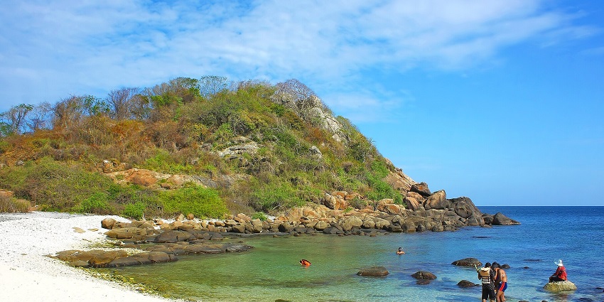 Discover history and stunning coastal scenery at Pigeon Island.