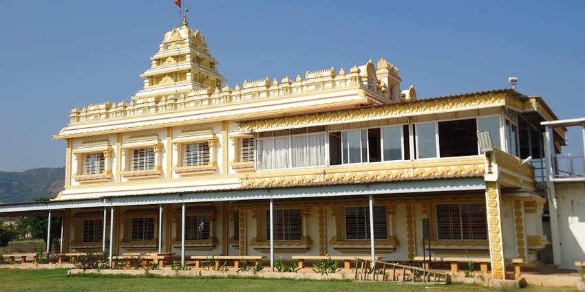 A side view of Hadshi Temple near Pawna Lake in the Pune district of Maharashtra.