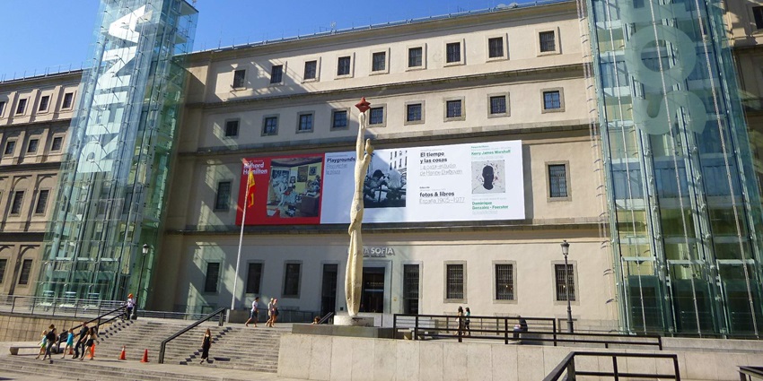 An image of the front entrance of Reina Sofia Museum located near Prado Museum in Spain