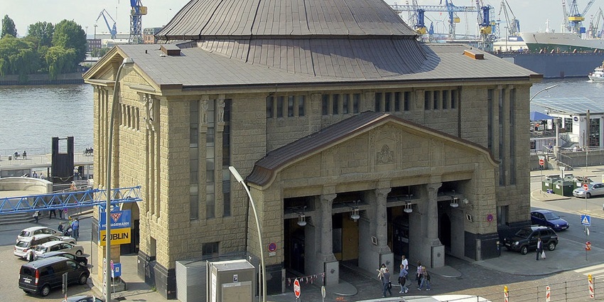 An image showing a view of the Alter Elbtunnel, a famous thing to see in Hamburg.