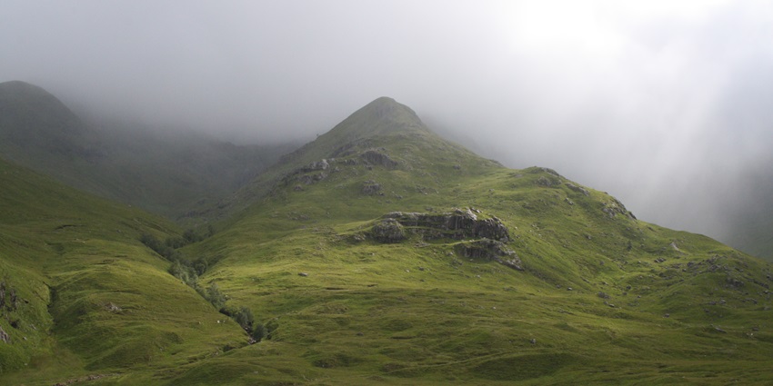 Rugged landscapes, scenic lochs, and breathtaking mountain views of the Scottish Highlands