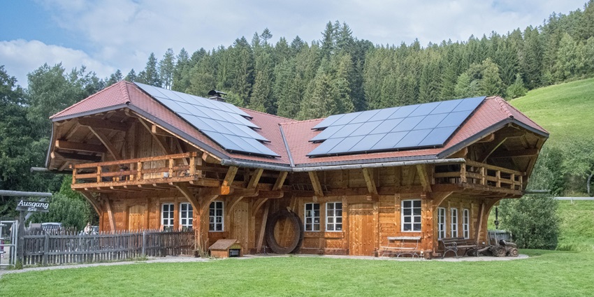 An image of Weltgrößte Kuckucksuhr, a tourist attraction near Triberg Waterfalls