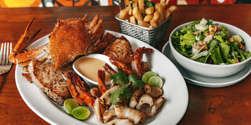 Vladivostok dining offers fresh seafood, Russian cuisine, and scenic views.