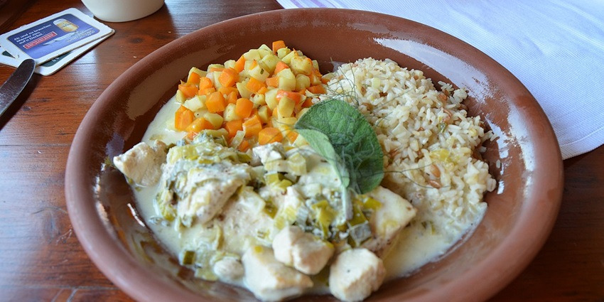 During your visit to airports in Rome, you must try the local cuisine and traditional delicacy.