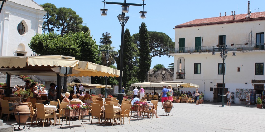 A view of a restaurant on the street side in Ravello