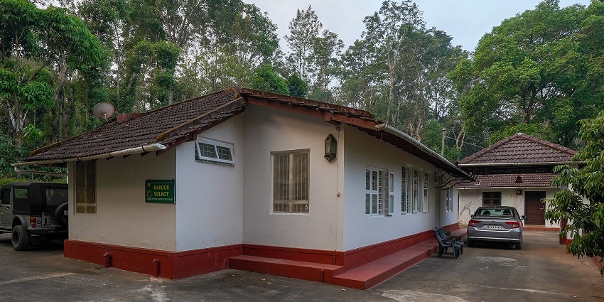 The calm picture of the beautiful house-like homestay located in Coorg.