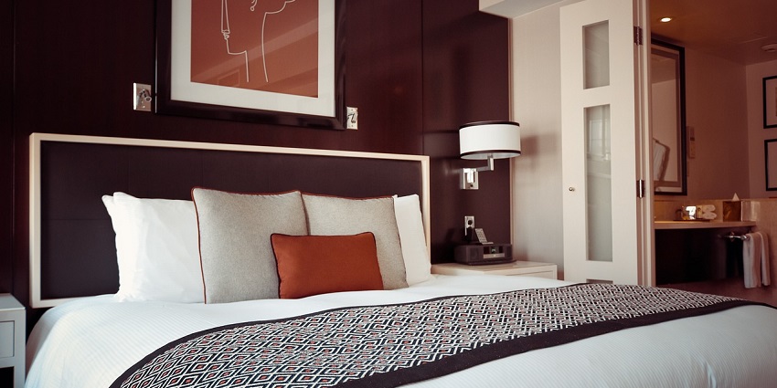 Relax in comfort near Jajmau Fort with cozy stays for every traveler’s budget