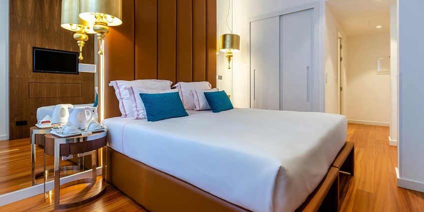 Stay at the luxurious hotels near Kumbhalgarh Jungle Safaris for nature and wildlife adventures.