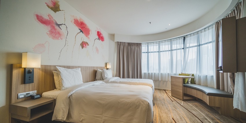 Cozy seaside hotels await just minutes from Benagil Caves