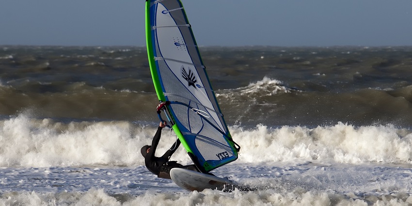 Goa, hub to some of the best adventure sports, windsurfing and kiteboarding.
