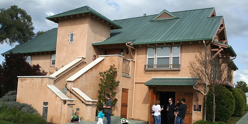 An image showing the scenic Steven Kent Winery, featuring vineyards and a welcoming atmosphere.