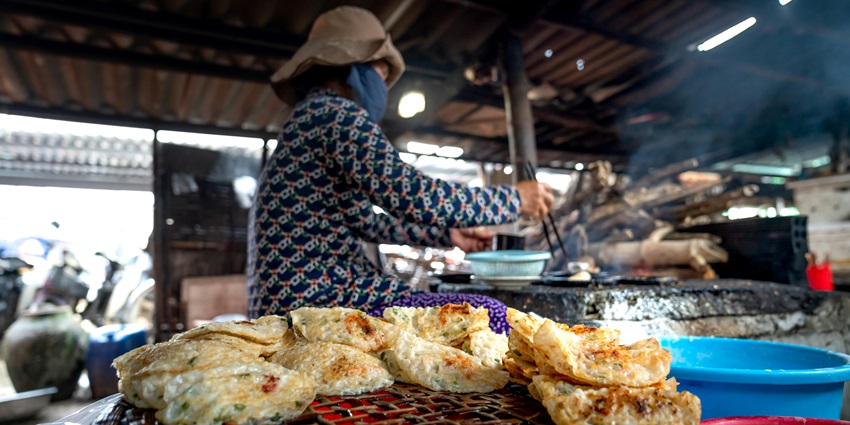 Try amazing food in Yadanarbon Market Street Food while exploring Myanmar nightlife.