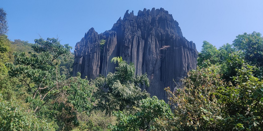 Yana Caves also offers opportunities for trekking in Gokarna.