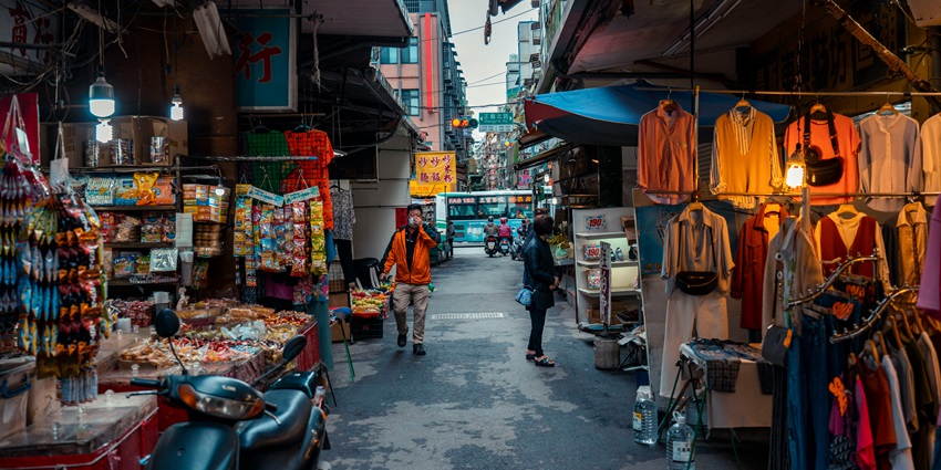 Have a taste of authentic local food at Zay Cho Market Street Food while experiencing Myanmar nightlife.