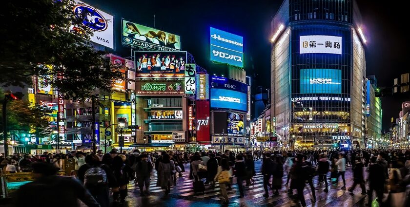 Explore places for shopping in Tokyo that offer fashion, electronics, souvenirs, and luxury brands citywide.