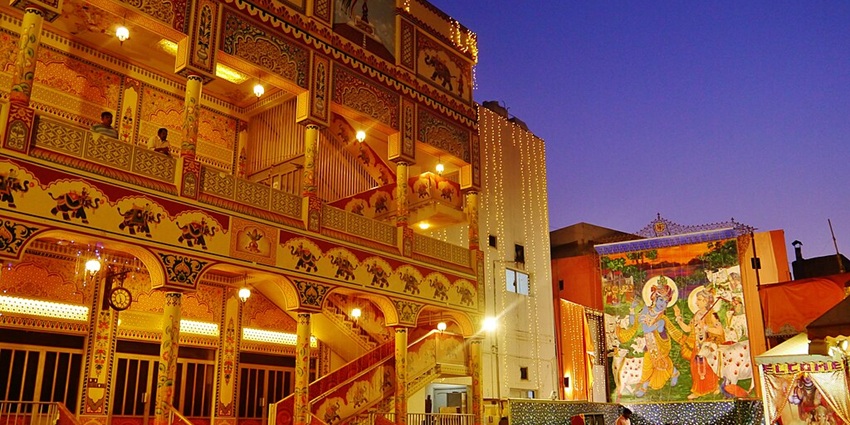 Nathdwara temple offers a serene ambience for praying and meditation