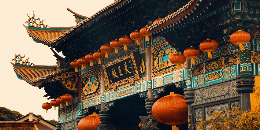 Closed up look at the intricate architecture of the Kwan kung temple
