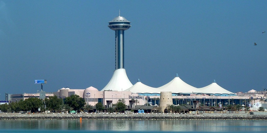 Ride the Marina Eye for stunning views of Abu Dhabi’s skyline, a must thing to do with family in Abu Dhabi
