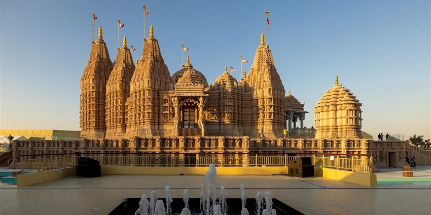 The architecture of BAPS Hindu Mandir, Abu Dhabi, a stunning symbol of faith and culture