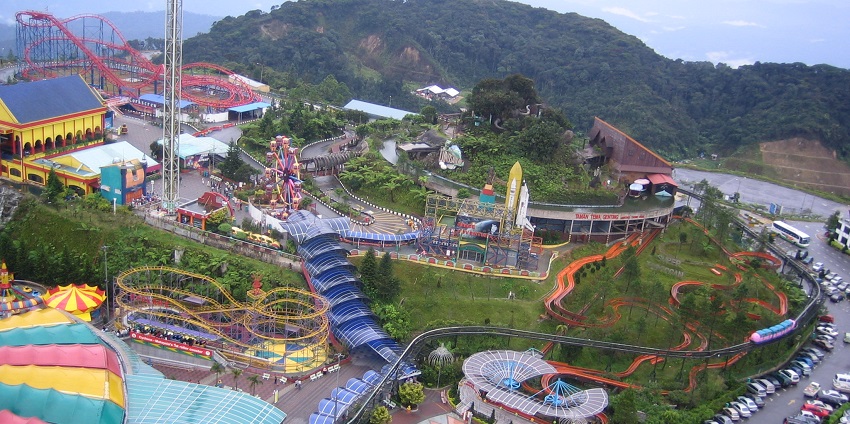 Thrilling view of Adventure Park Geelong with water slides, wave pools, and kids playing.