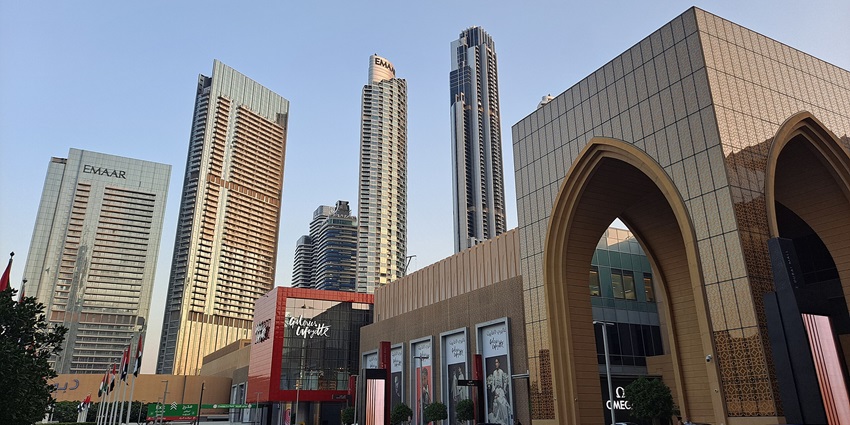 Image of the skyscrapers in Al Ain, offering a luxurious experience of Dubai to all visitors.