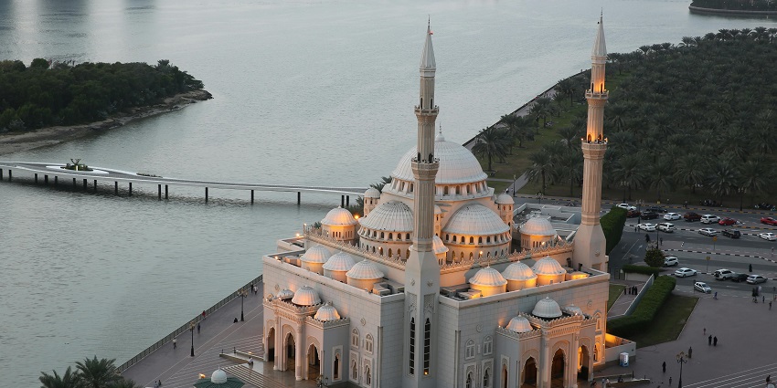 Admire the stunning Ottoman-inspired architecture of Al Noor Mosque in Sharjah.