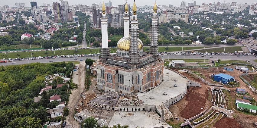 Aerial view of a mosque similar to Al Rahim Mosque, a famous mosque in Vietnam