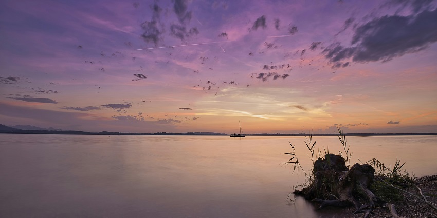 Scenic image of the beautiful lake in the scenic land of Hubli