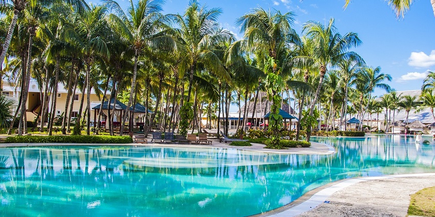 A view of Anantara Kihavah Maldives Villas, one of the top places to explore in Baa Atoll.