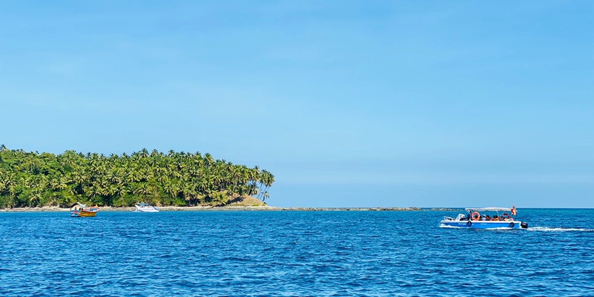 Discover the serenity of the Andaman & Nicobar Islands, one of the islands in the Indian Ocean.