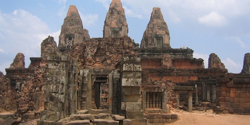 A view of the Angkor Archaeological Park, one of the top places to visit in Siem Reap.