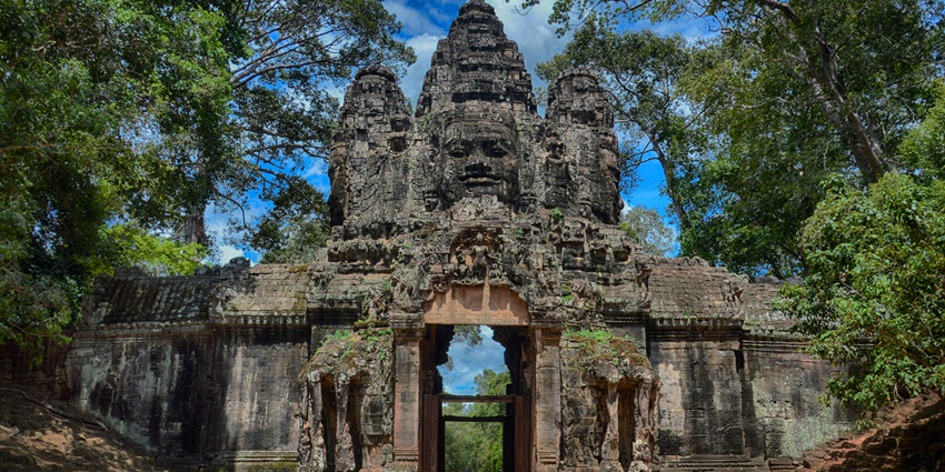 An image showing Angkor Wat, a tourist attraction in Siem Reap, with its temple structures