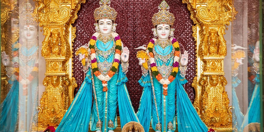 Attend Aartis at BAPS Hindu Mandir, Abu Dhabi, for a serene spiritual experience.