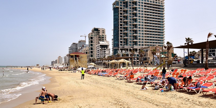 Banan Beach offers a peaceful spot among Ras Al Khaimah beaches, ideal for solitude