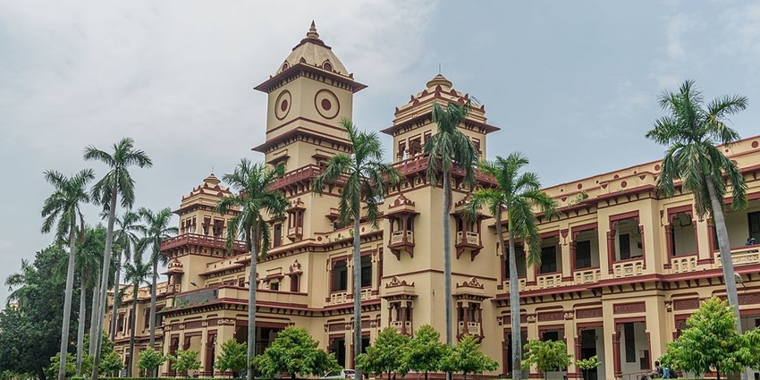 The Banaras Hindu University is a reputed educational institution and is a top spot to visit in Varanasi with family.