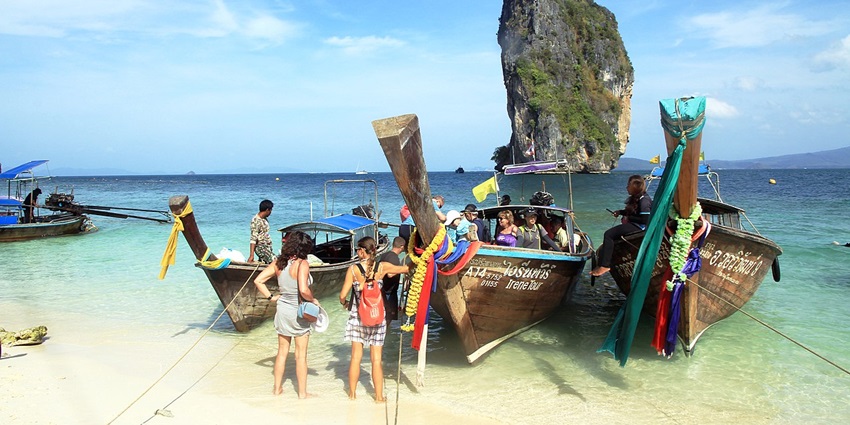 People get ready for this adventurous activity for an adrenaline rush.