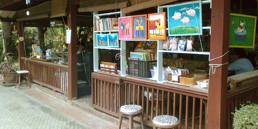 A picture of the Bangkokian Museum, a charming heritage house in Bangkok.