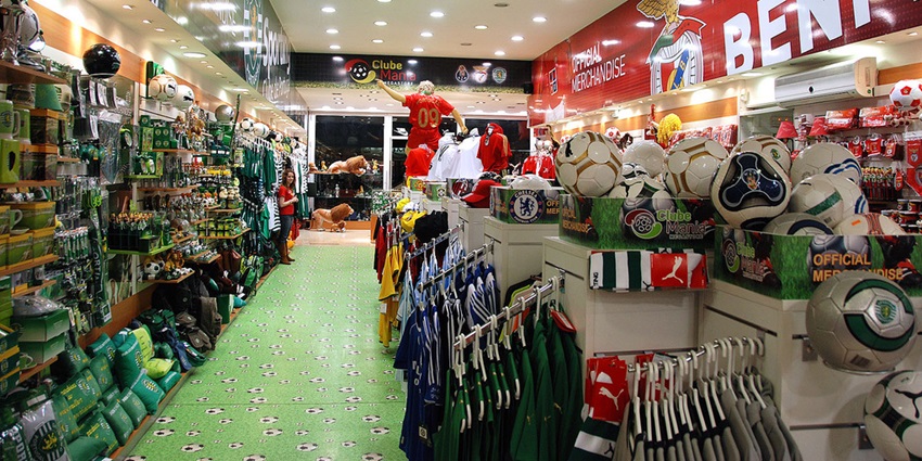 An image of the colourful Benfica Market, one of the most famous tourist attractions in Luanda